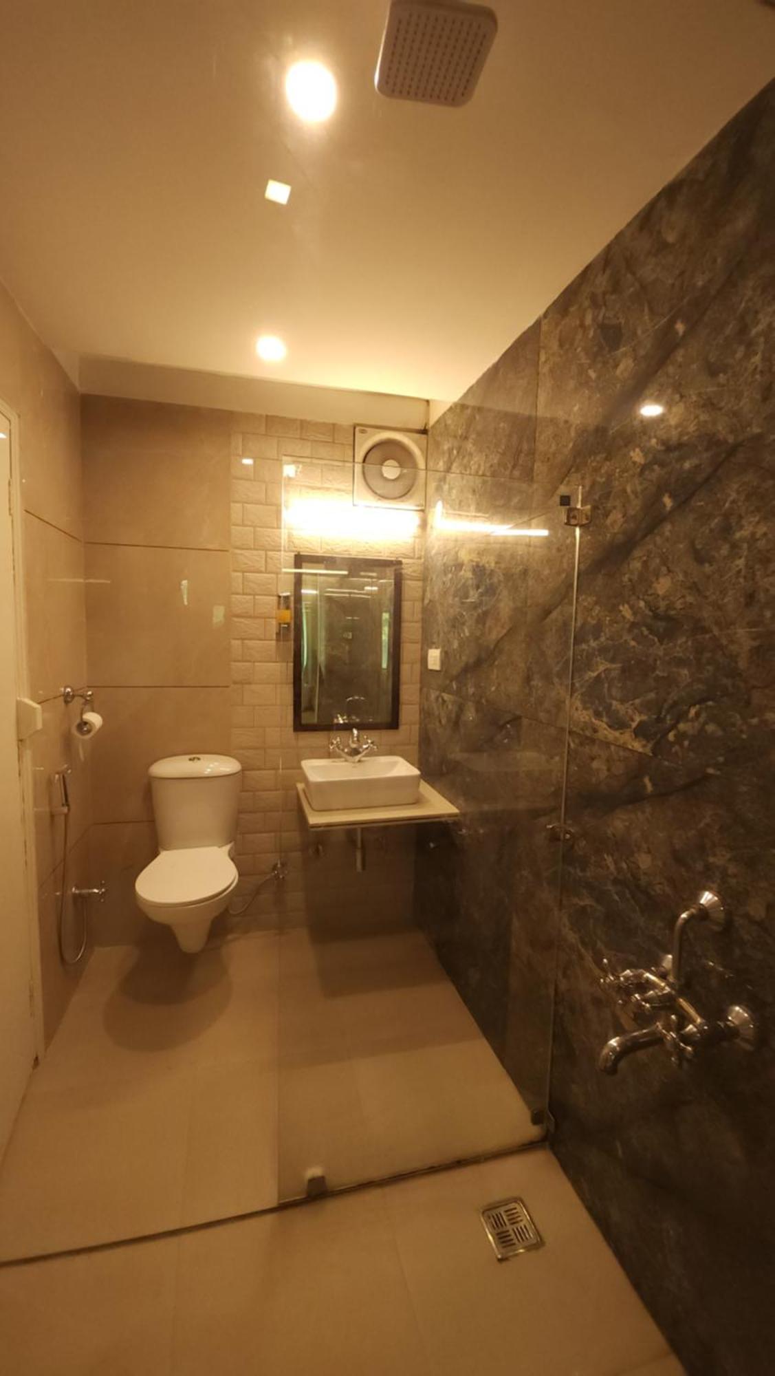 Hotel Vrs Inns Chandīgarh エクステリア 写真