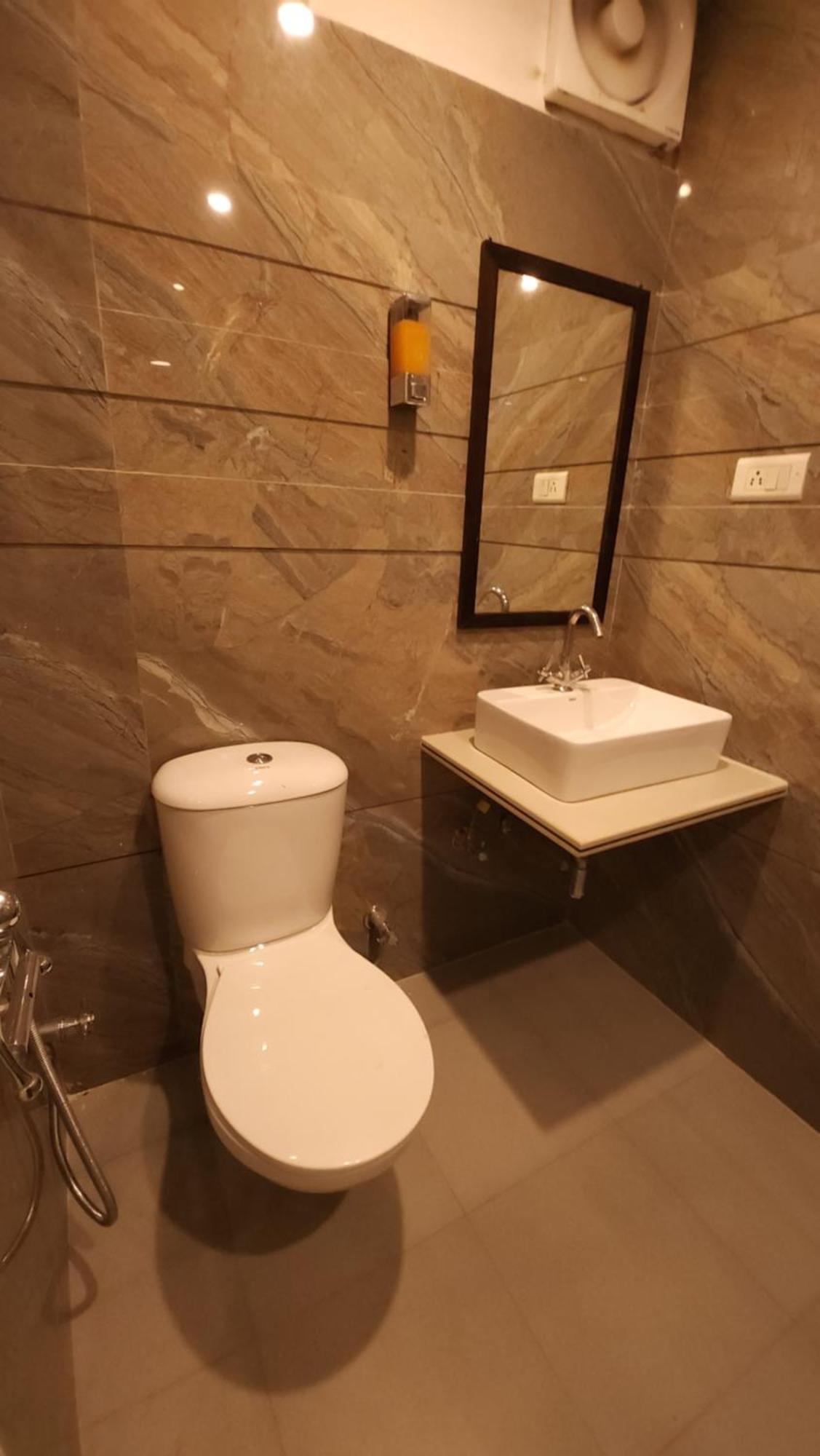 Hotel Vrs Inns Chandīgarh エクステリア 写真