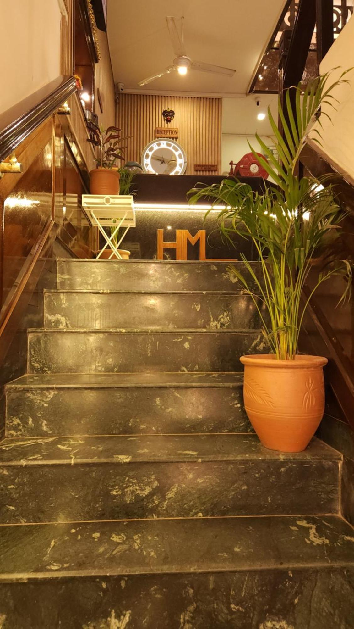 Hotel Vrs Inns Chandīgarh エクステリア 写真