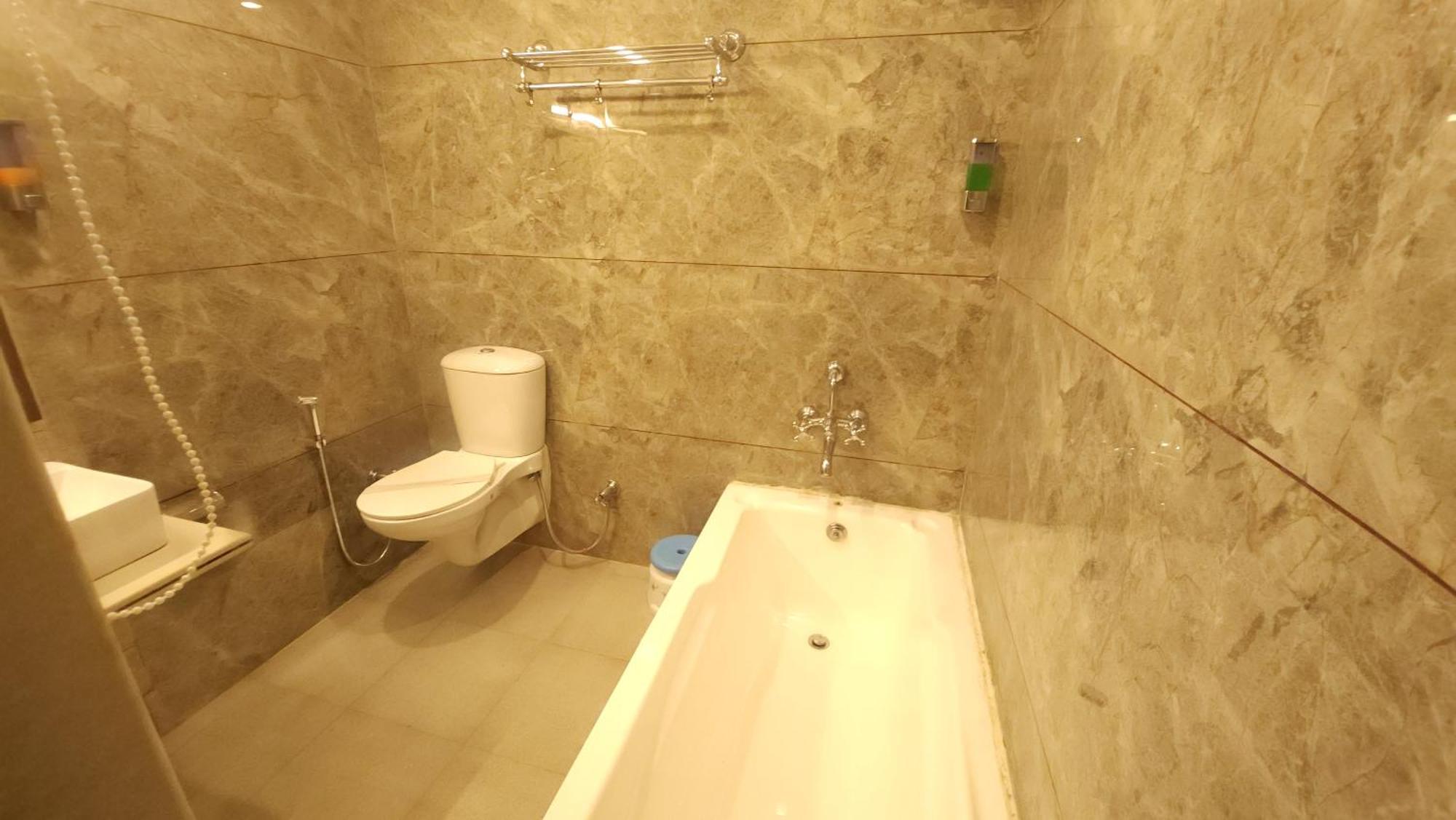 Hotel Vrs Inns Chandīgarh エクステリア 写真
